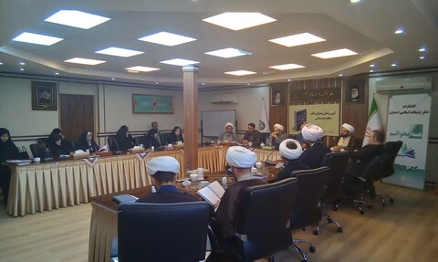 تصاویر| آیین رونمایی از کتاب «معجزه خودشناسی» در دفتر تبلیغات اسلامی اصفهان