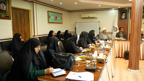 تصاویر| آیین رونمایی از کتاب «معجزه خودشناسی» در دفتر تبلیغات اسلامی اصفهان