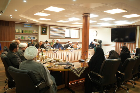 تصاویر| آیین رونمایی از کتاب «معجزه خودشناسی» در دفتر تبلیغات اسلامی اصفهان