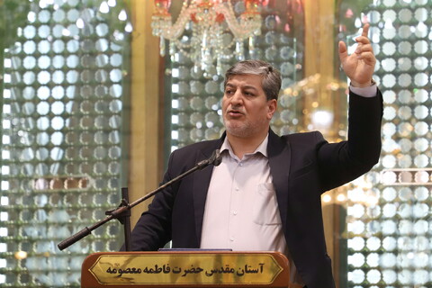 تصاویر/  آیین خطبه‌خوانی حرم حضرت معصومه (س) با حضور مداحان اهل‌بیت(ع)