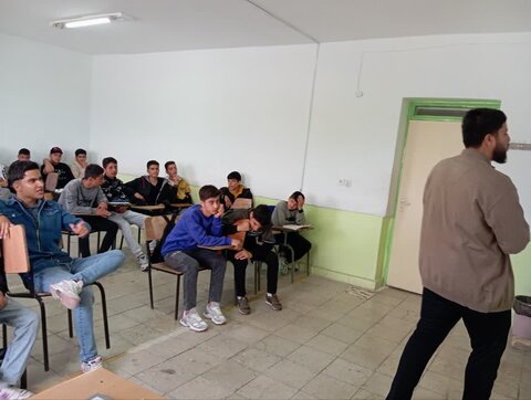 تصاویر/ حضور کارگروه جذب و پذیرش طلاب در بخش کرانی