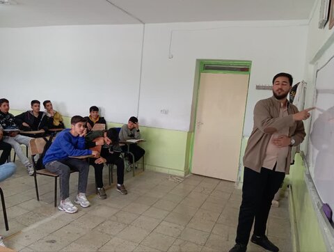 تصاویر/ حضور کارگروه جذب و پذیرش طلاب در بخش کرانی