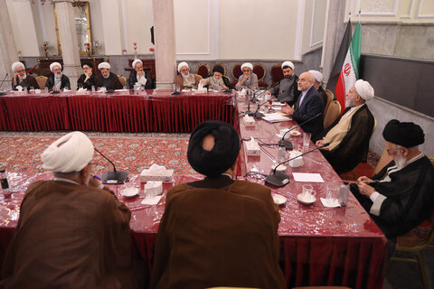 دیدار برخی از علمای تهران با رئیس مجلس شورای اسلامی