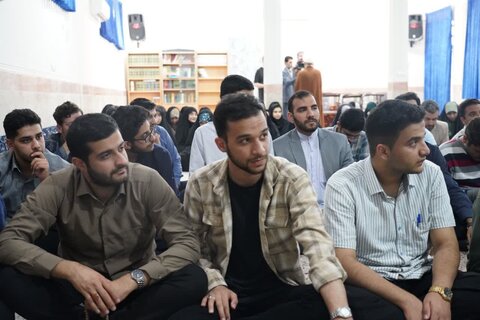 تصاویر دیدار دانشجوهای دانشگاه فرهنگیان لرستان با نماینده ولی فقیه در استان لرستان