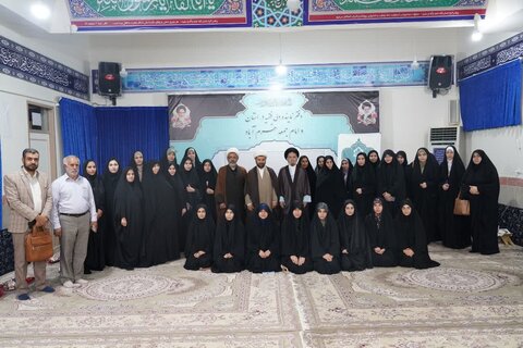 تصاویر دیدار دانشجوهای دانشگاه فرهنگیان لرستان با نماینده ولی فقیه در استان لرستان