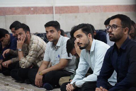 تصاویر دیدار دانشجوهای دانشگاه فرهنگیان لرستان با نماینده ولی فقیه در استان لرستان