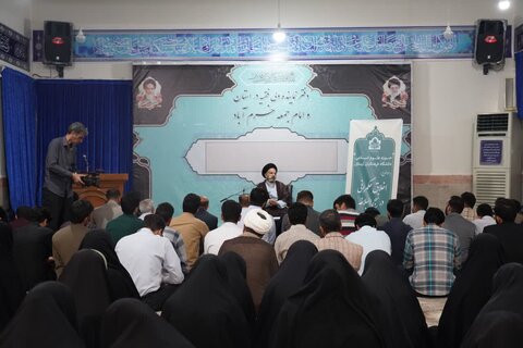 تصاویر دیدار دانشجوهای دانشگاه فرهنگیان لرستان با نماینده ولی فقیه در استان لرستان