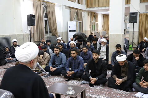 تصاویر/جلسه اخلاق نماینده ولی فقیه در حوزه علمیه امام باقر ( ع)کامیاران