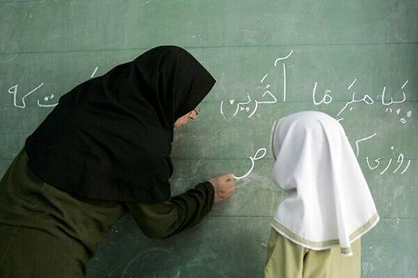 ۳ معلم استان بوشهر حائز نمونه کشوری شدند
