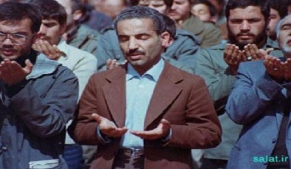 به کار بگویید وقت نماز است، به نماز نگویید کار دارم