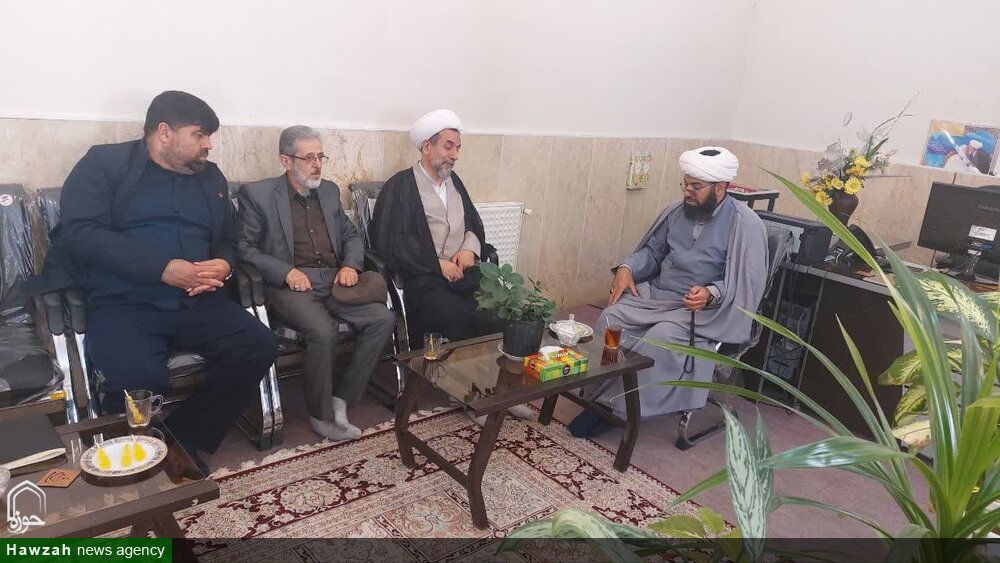 بازدید جانشین مدیر حوزه علمیه اصفهان از مدرسه علمیه امام هادی(ع) هرند