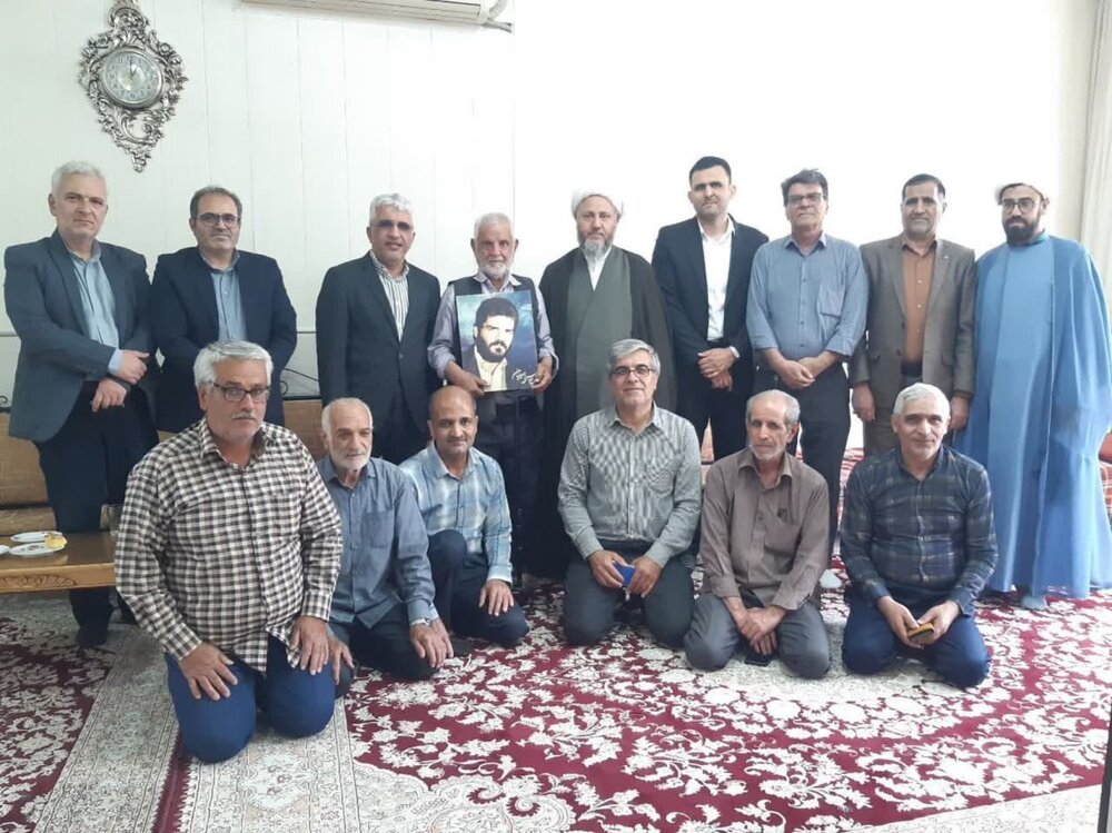 تقدیر امام جمعه و مسئولان آران و بیدگلی از خانواده شهید اصیلیان+تصاویر