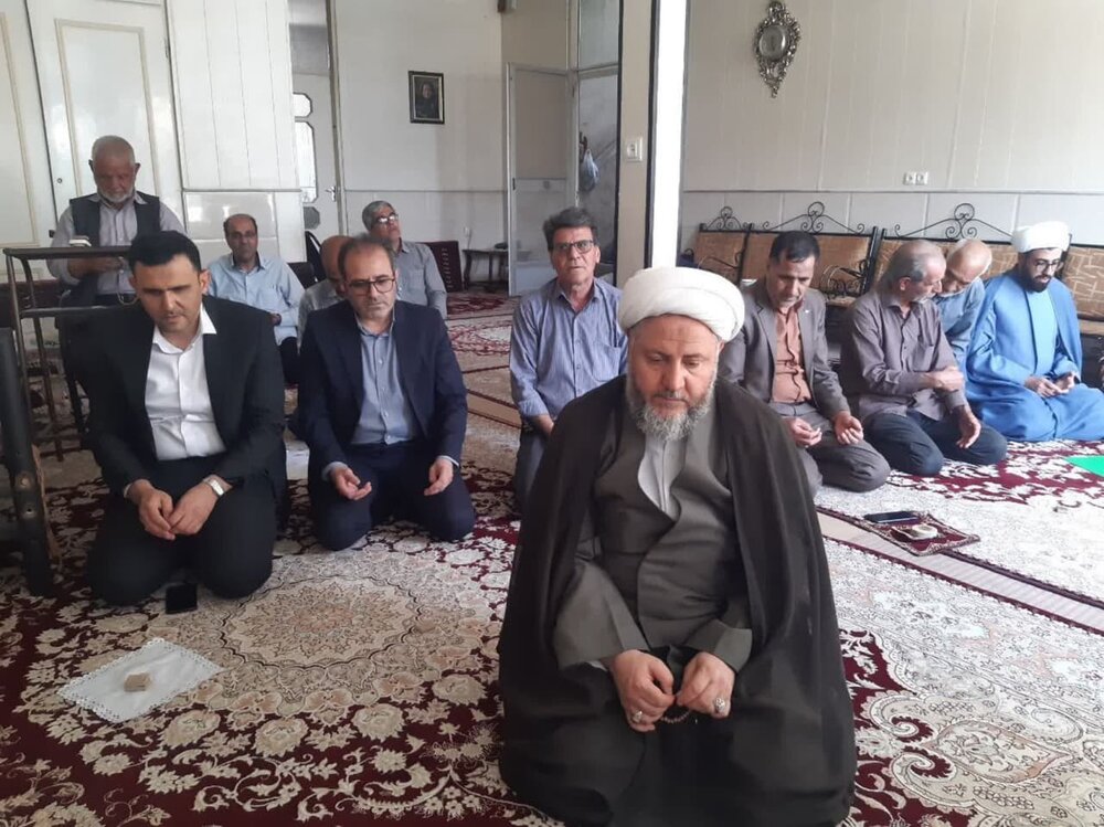 تقدیر امام جمعه و مسئولان آران و بیدگلی از خانواده شهید اصیلیان+تصاویر