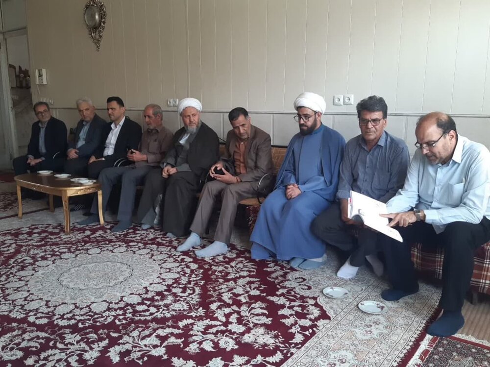 تقدیر امام جمعه و مسئولان آران و بیدگلی از خانواده شهید اصیلیان+تصاویر