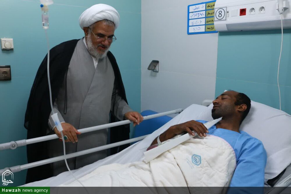 فیلم | نماینده ولی فقیه در هرمزگان از مصدومان حادثه بندر شهید رجایی عیادت کرد