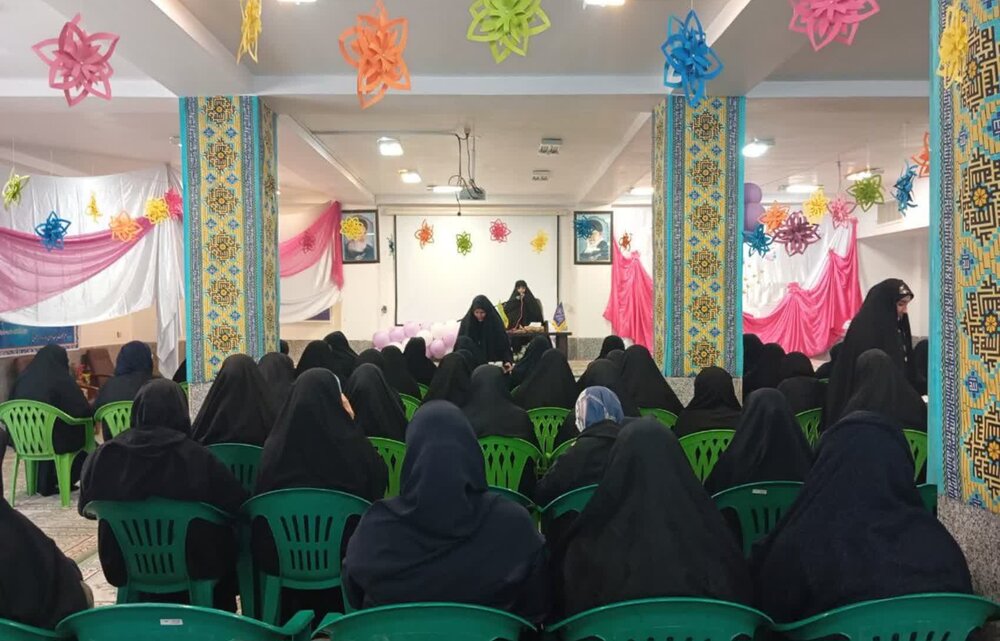 انسان‌ با تکیه بر قدرت لایزال الهی نباید نگران تأمین معاش باشد