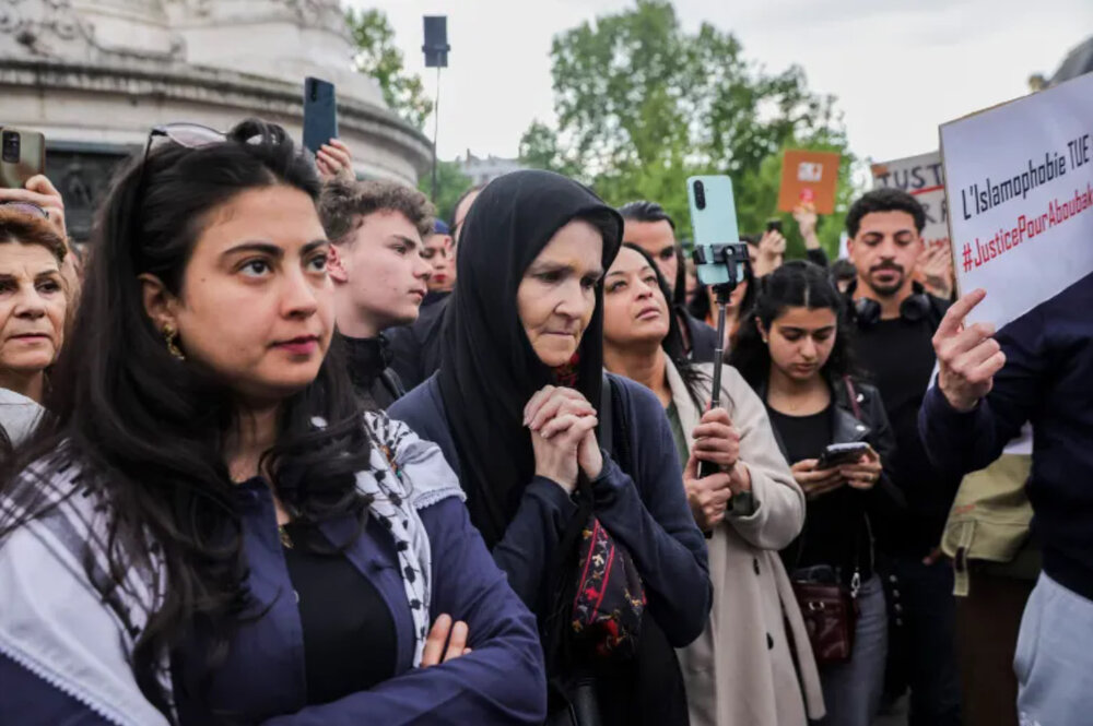 بالصور: جريمة كراهية تهز فرنسا وتفضح تصاعد الإسلاموفوبيا