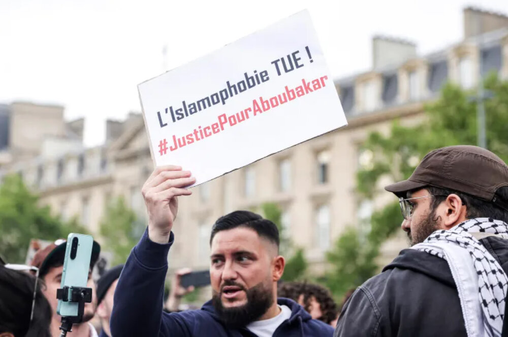 بالصور: جريمة كراهية تهز فرنسا وتفضح تصاعد الإسلاموفوبيا
