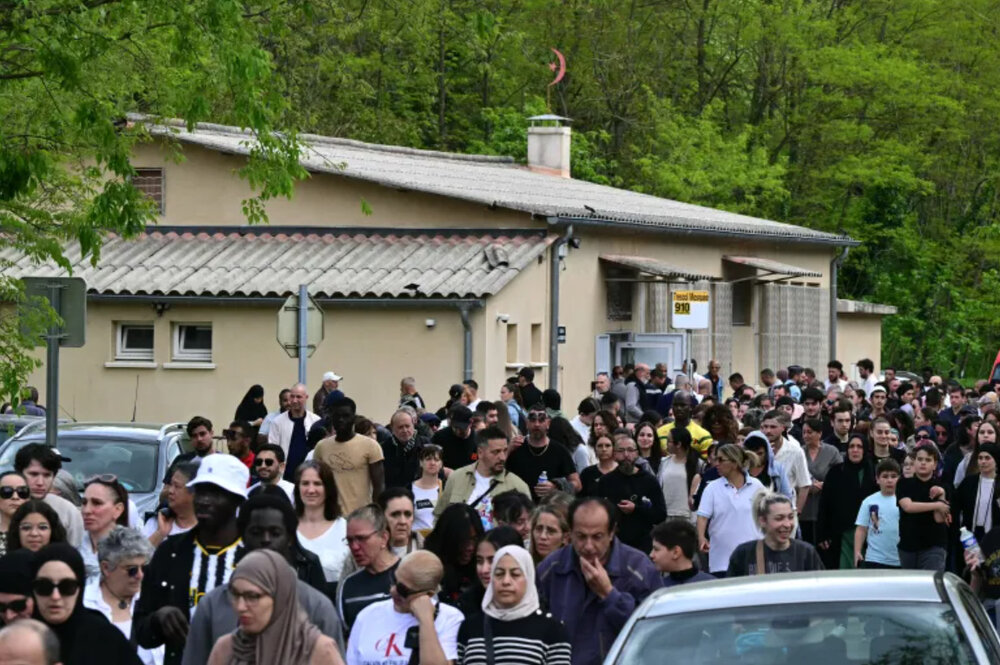 بالصور: جريمة كراهية تهز فرنسا وتفضح تصاعد الإسلاموفوبيا