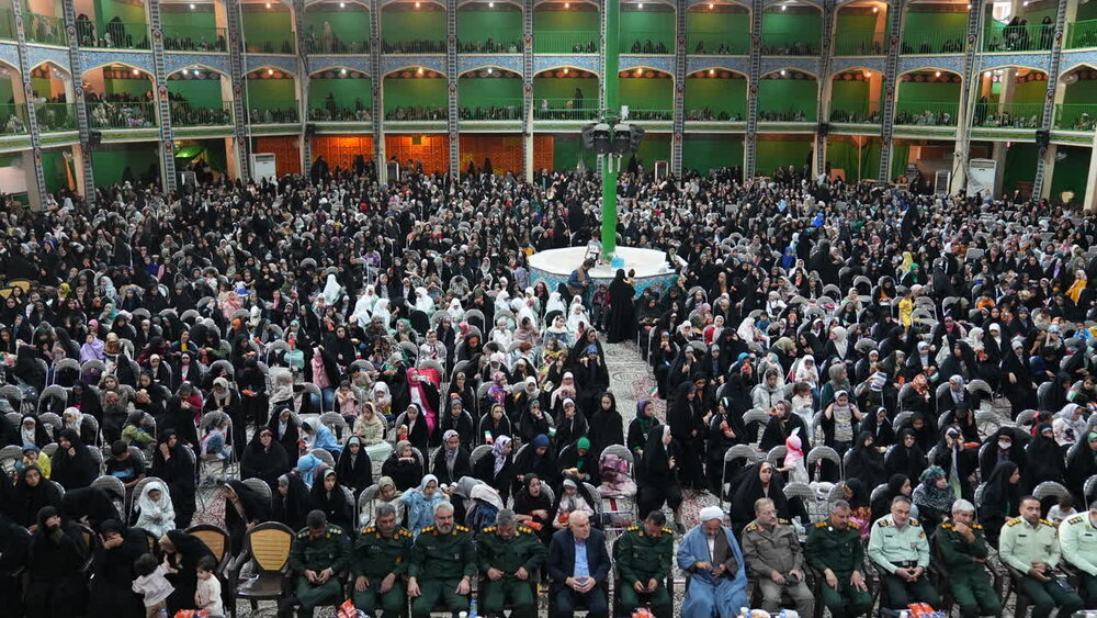 تصاویر/ اجتماع ۶ هزار نفری دختران تمدن ساز یزد