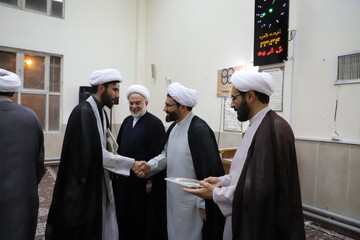 تصاویر/ تجلیل نمایند ولی فقیه در کردستان از اساتید مدرسه علمیه امام باقر علیه السلام کامیاران