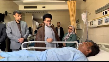 رئیس کل‌دادگستری فارس از مصدومین حادثه انفجار بندر عباس عیادت کرد