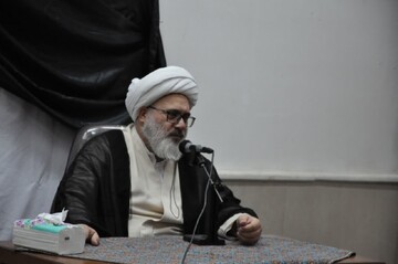 دشمن با استفاده از فضای مجازی الگوهای نادرست به زنان ایرانی معرفی می‌کند