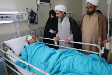 ابلاغ پیام آیت‌الله اعرافی به آسیب‌دیدگان حادثه بندر شهید رجایی توسط مدیر حوزه علمیه استان هرمزگان+ تصاویر