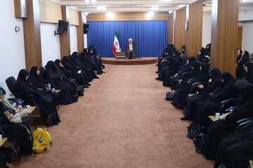 کارهای جهادی و حضور در اجتماعات را جدی بگیرید