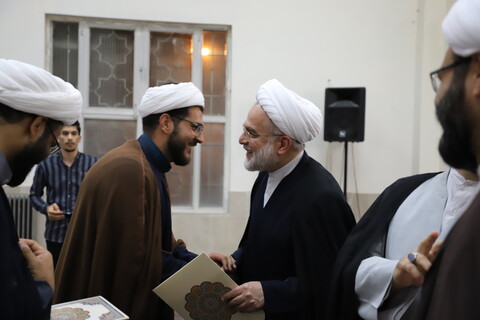 تصاویر/ تجلیل نمایند ولی فقیه از اساتید حوزه علمیه امام باقر علیه السلام کامیاران