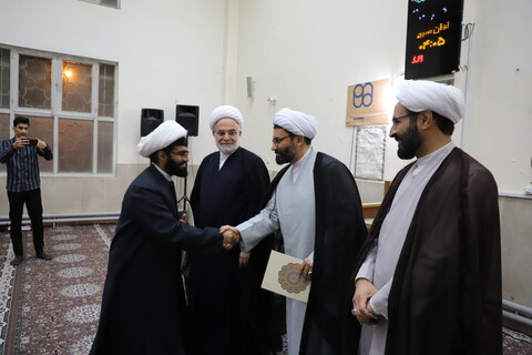 تصاویر/ تجلیل نمایند ولی فقیه از اساتید حوزه علمیه امام باقر علیه السلام کامیاران