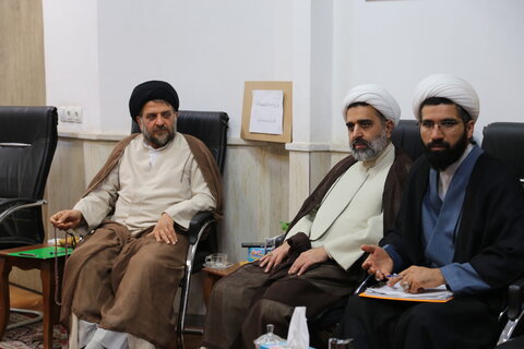 تصاویر/ نشست مدیران مدارس شهرستان اهواز با اعضای کمیته جذب استان خوزستان