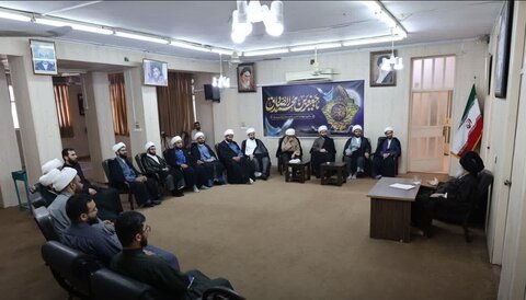 تصاویر/جلسه دانش‌پژوهان مطالعات اسلامی معاونت بین الملل حوزه های علمیه استان خوزستان با آیت‌ الله موسوی جزایری برگزار شد.