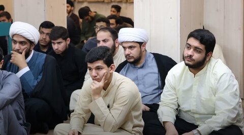 تصاویر/ جلسه اخلاق فقیه مجاهد آیت‌الله موسوی جزایری با حضور طلاب برگزار شد