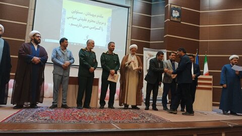 تصاویر/نشست گرامیداشت مقام استاد و هفته عقیدتی سیاسی سپاه در ساوه