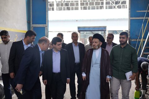 تصاویر بازدید نماینده ولی فقیه در لرستان از مجتمع فولاد خرم آباد به مناسبت هفته کارگر