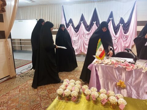 تصاویر/تجلیل از طلاب برگزیده مدرسه علمیه فاطمة الزهرا(س)اراک در سالروز ولادت حضرت معصومه(س)