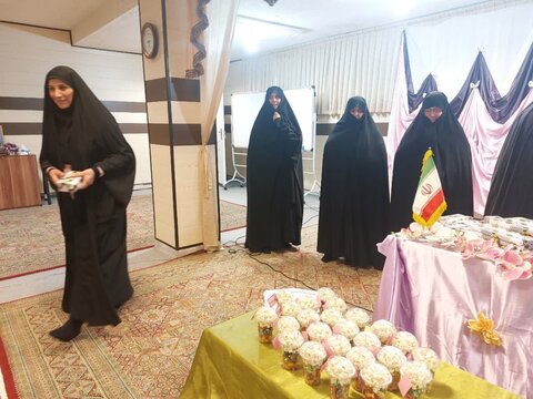 تصاویر/تجلیل از طلاب برگزیده مدرسه علمیه فاطمة الزهرا(س)اراک در سالروز ولادت حضرت معصومه(س)