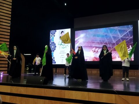 تصاویر برگزاری آیین تکریم استادان حوزه های علمیه خواهران استان تهران