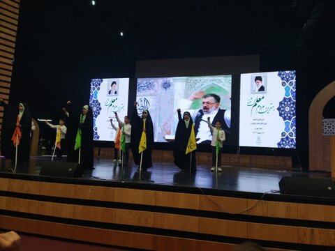 تصاویر برگزاری آیین تکریم استادان حوزه های علمیه خواهران استان تهران