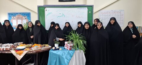 تصاویر/برگزاری جشن روز دختر ویژه طلاب مدرسه علمیه الزهرا(س) اراک