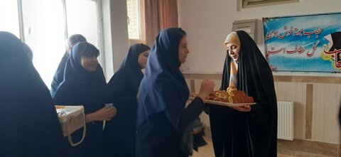 تصاویر/بازدید دانش آموزان مدرسه شاهدشهید ابراهیمی از مدرسه علمیه فاطمیه محلات