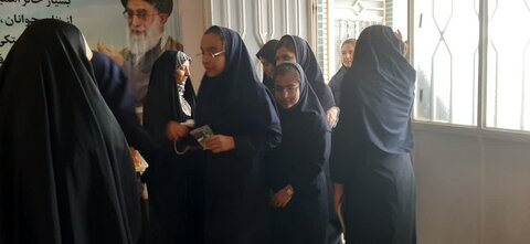 تصاویر/بازدید دانش آموزان مدرسه شاهدشهید ابراهیمی از مدرسه علمیه فاطمیه محلات