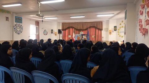 تصاویر/بازدید دانش آموزان مدرسه شاهدشهید ابراهیمی از مدرسه علمیه فاطمیه محلات