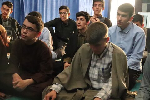 تصاویر/ جلسه اخلاق طلاب مدرسه علمیه امام خامنه‌ای ارومیه