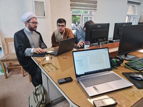 تصاویر/ جلسه آموزش تکمیلی مقاله نویسی در مدرسه علمیه امام خامنه‌ای ارومیه