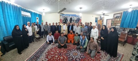 تصاویر/ دیدار جامعه کارگری با امام جمعه گناوه