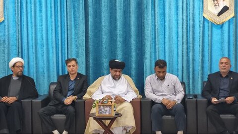 تصاویر/ دیدار جامعه کارگری با امام جمعه گناوه