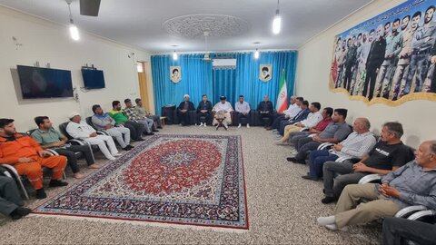 تصاویر/ دیدار جامعه کارگری با امام جمعه گناوه
