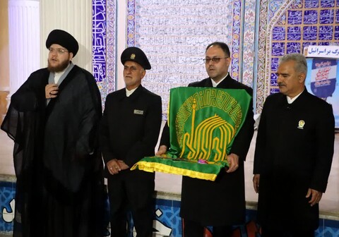 تصاویر/ ادای احترام خادمان امام رضا(ع) به شهدای بوشهر